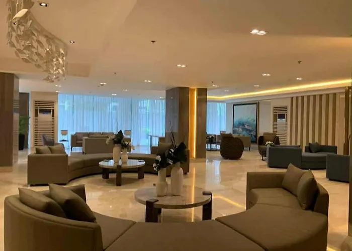 Skyshore Aparthotel 3*
